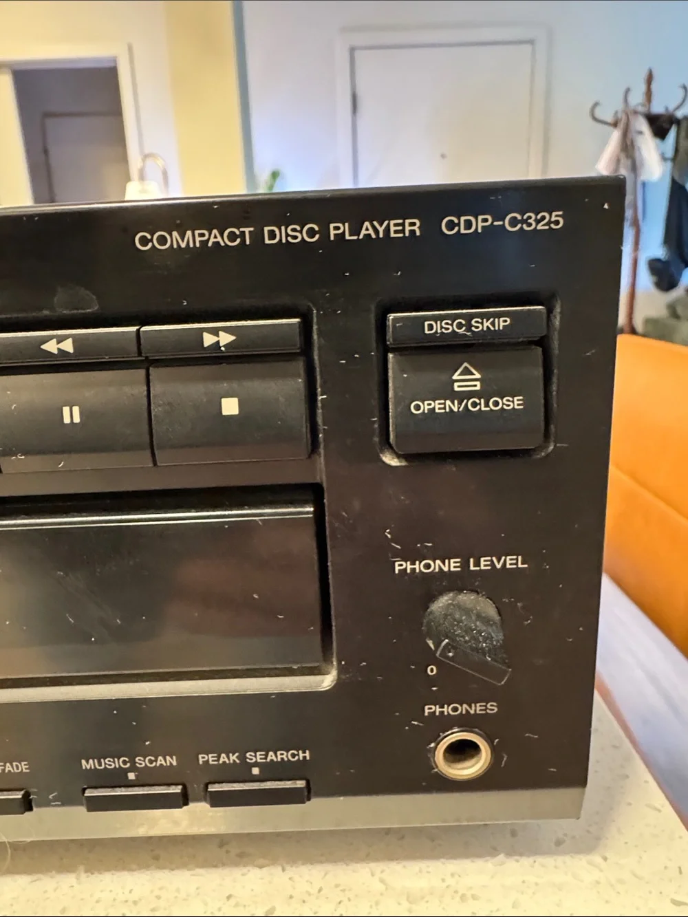 Sony CDP-C325 5 disc loading system with remote *make me an offer*